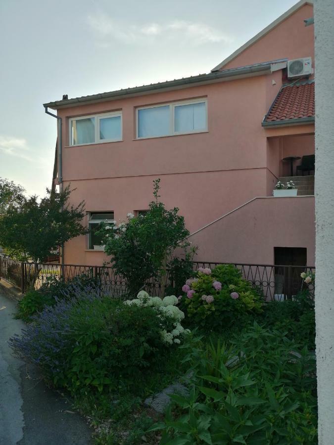 Apartman Elana シベニク エクステリア 写真