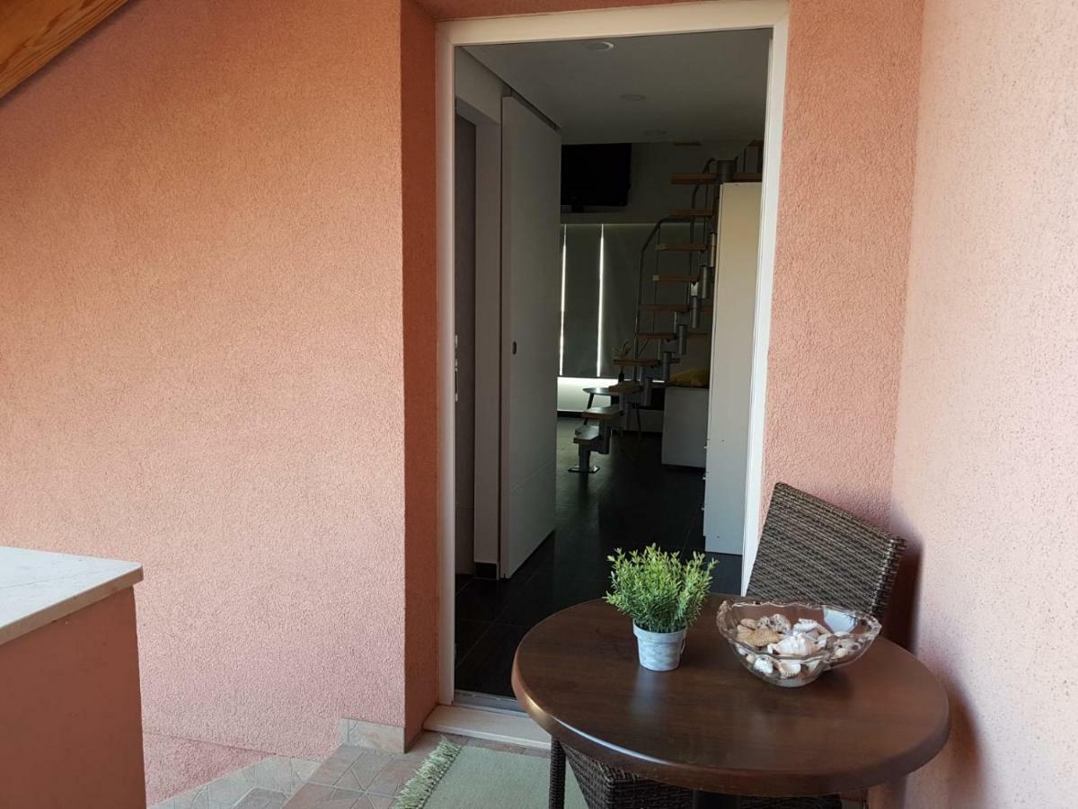 Apartman Elana シベニク エクステリア 写真